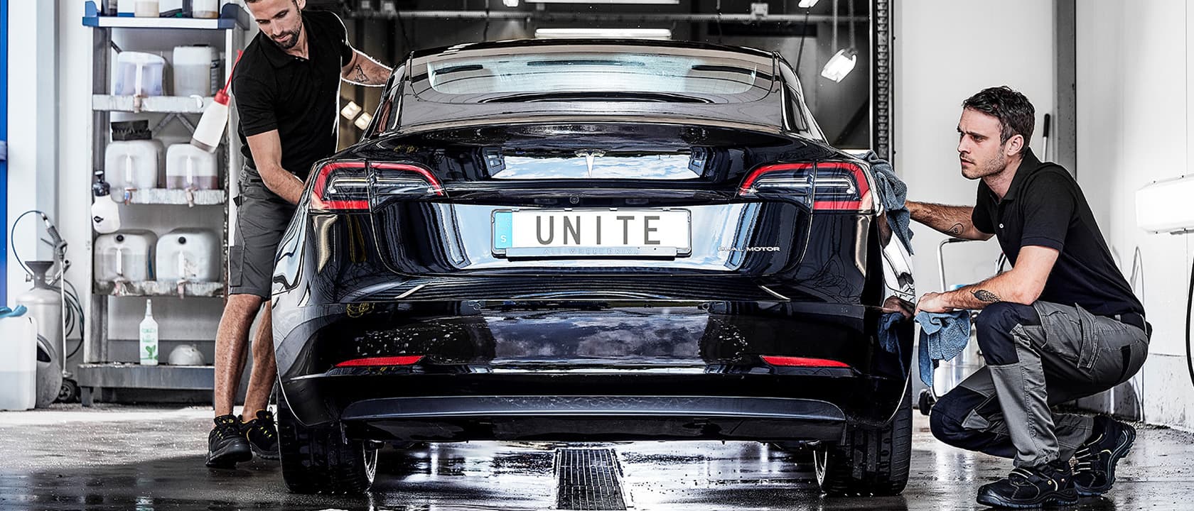 unite_mid_grey_1680x720